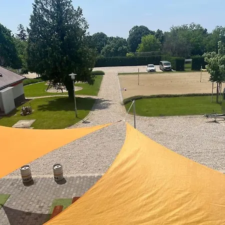 Hedon Brewing Helmut - 200 Meter To The Beach Balatonvilágos
